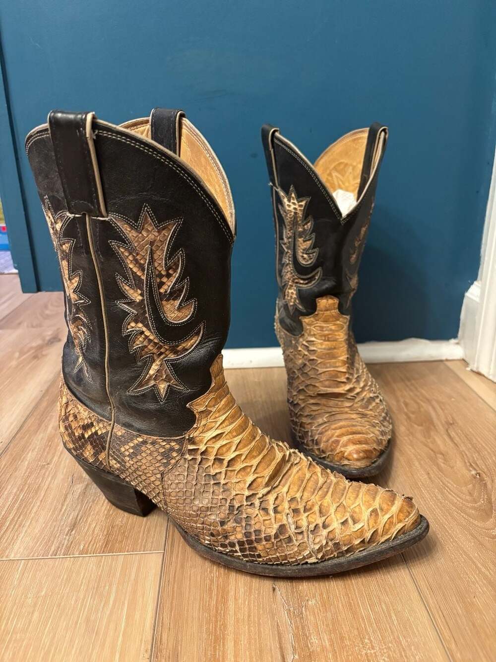 Vintage Python Snakeskin Leather Western Cowboy Boots